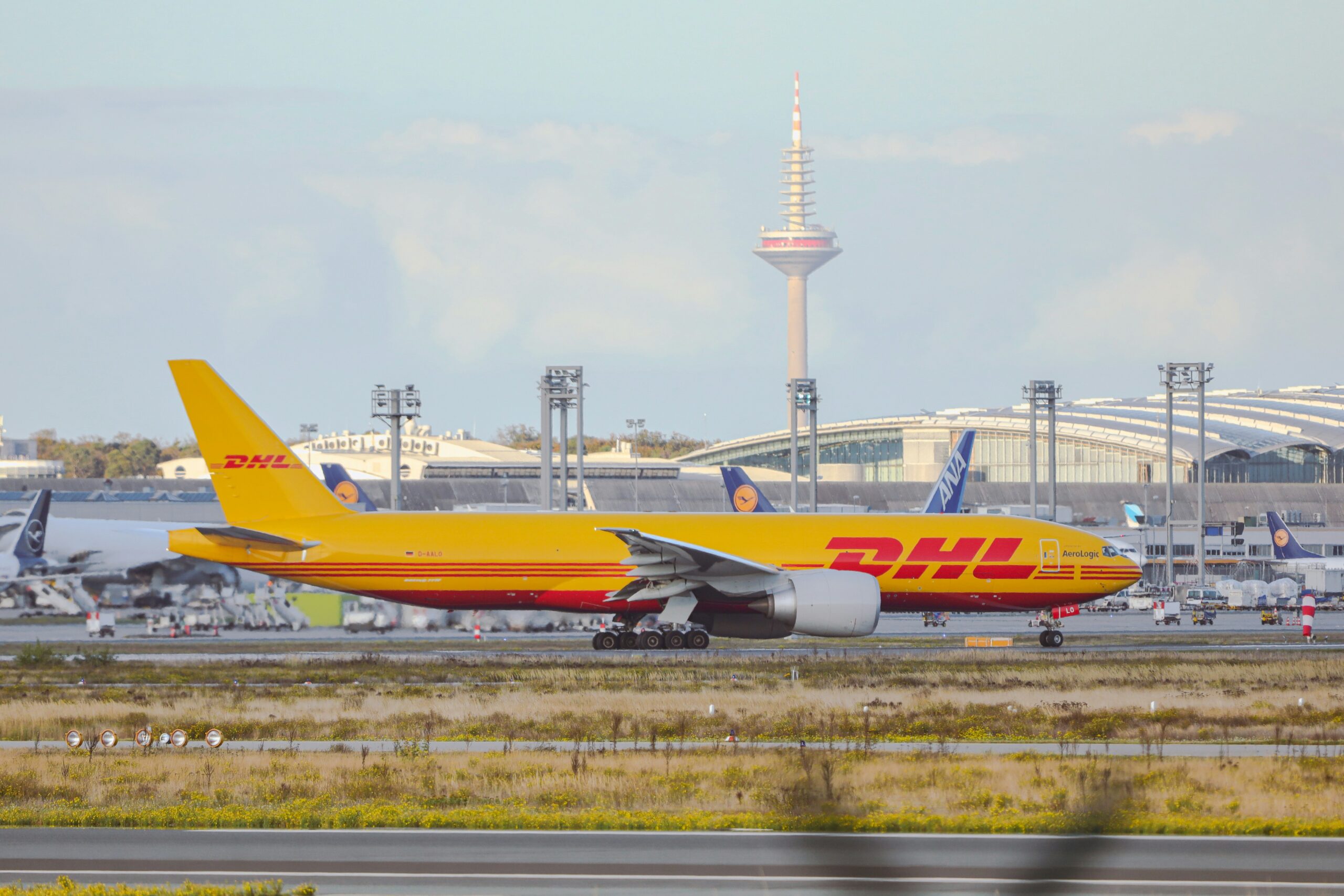 DHL plane